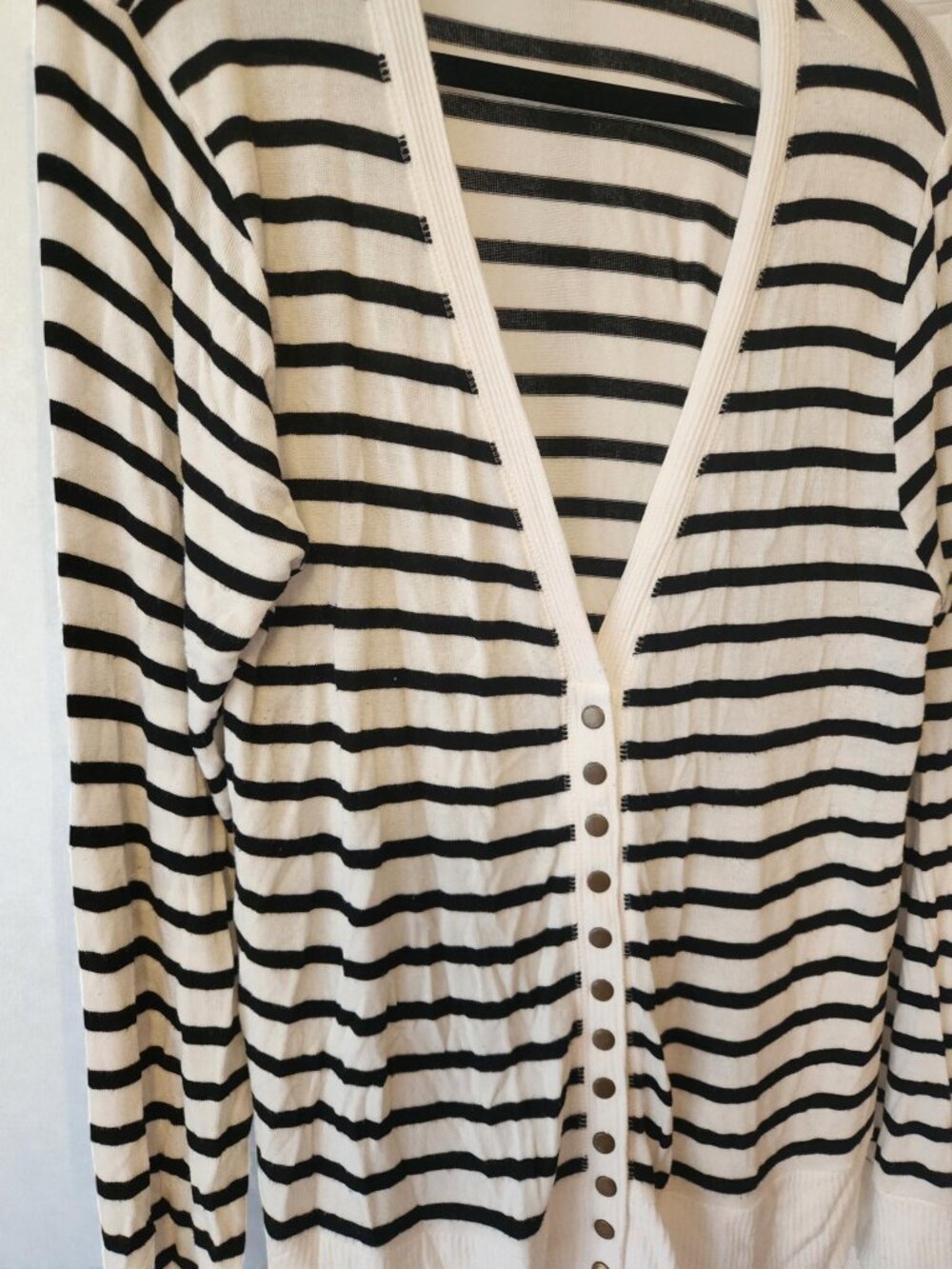 🤍 Zenana Striped Cardigan | 1X | Super Soft Rayon Blend | Lightweight Layer 🤍 - Picture 4 of 12